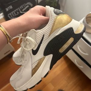 Nike air max trainers, white black and gold size US10